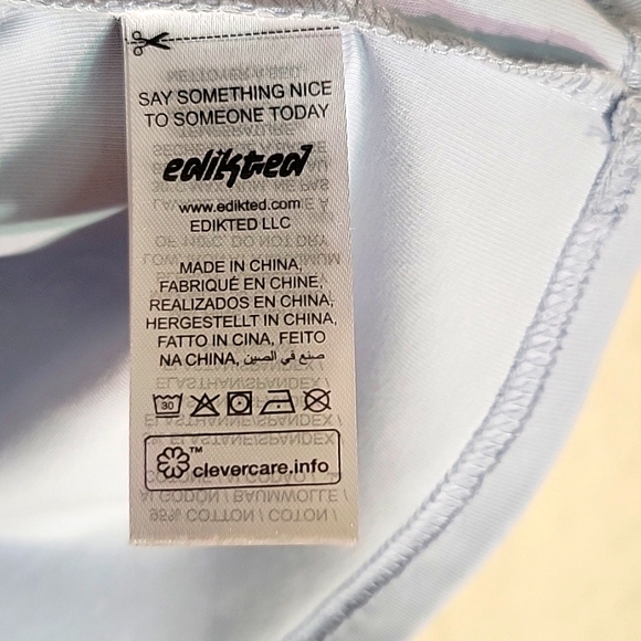 NWOT Edikted Light Blue Graphic Tee - Picture 4 of 6